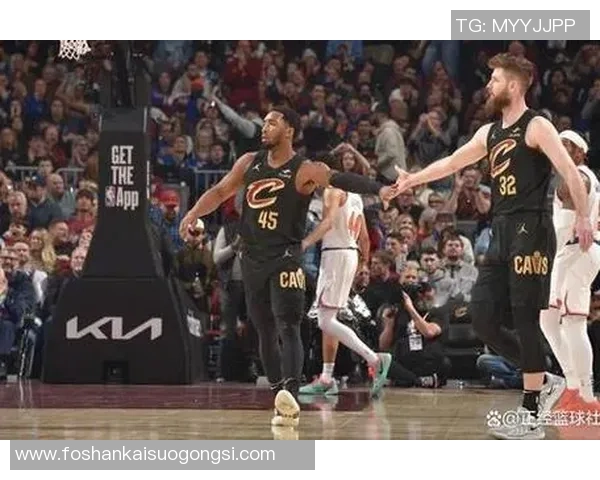 2017年常规赛骑士与76人精彩对决回顾及赛后分析